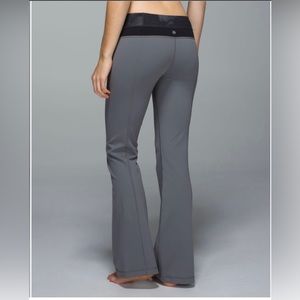 LULULEMON REVERSIBLE GROOVE FLARE YOGA MID-RISE PANTS